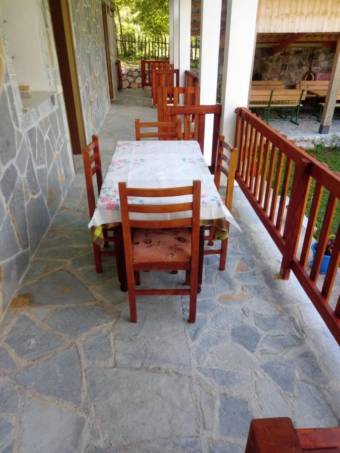 Buni Shqipes Villa เธทธ์ ภายนอก รูปภาพ